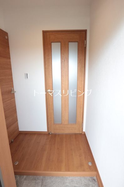 玄関　同施工会社による参考写真（現況優先です。）
