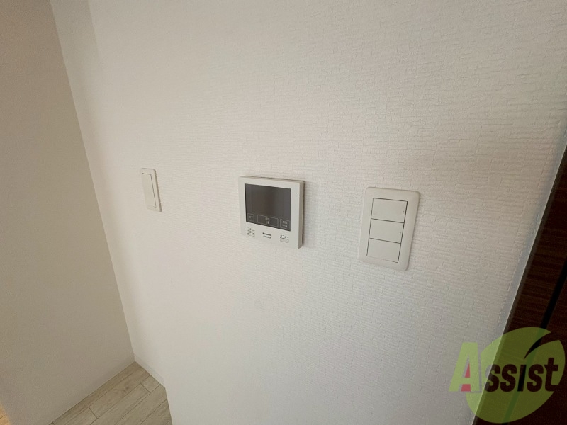 セキュリティ　ＴＶモニター付インターホンです。来客者の顔が見えるので安心！