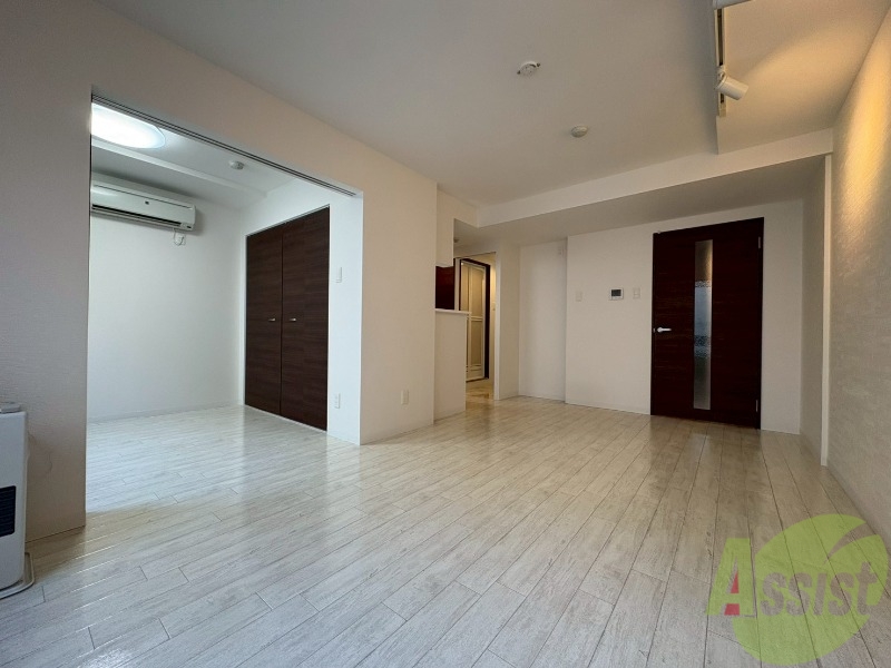 居室・リビング　広くてきれいなリビングです！快適に過ごせそうですね。