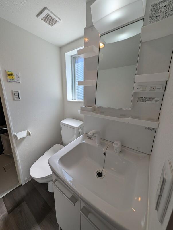 洗面設備　使いやすい独立洗面台です