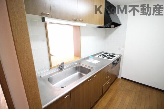 キッチン　コンパクトなキッチンで掃除もラクラク