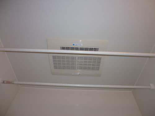 バルコニー　浴室換気乾燥機