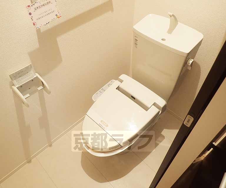 トイレ　ウォシュレットつきです。