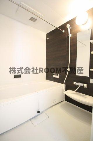 バス・シャワールーム　落ち着いた空間のお風呂です