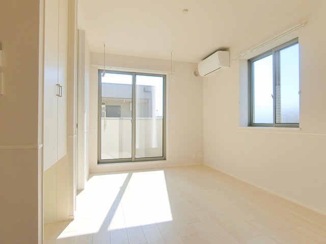 居室・リビング　★2面採光のリビング★