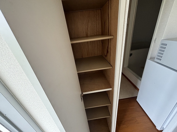 その他設備　玄関横シューズボックス