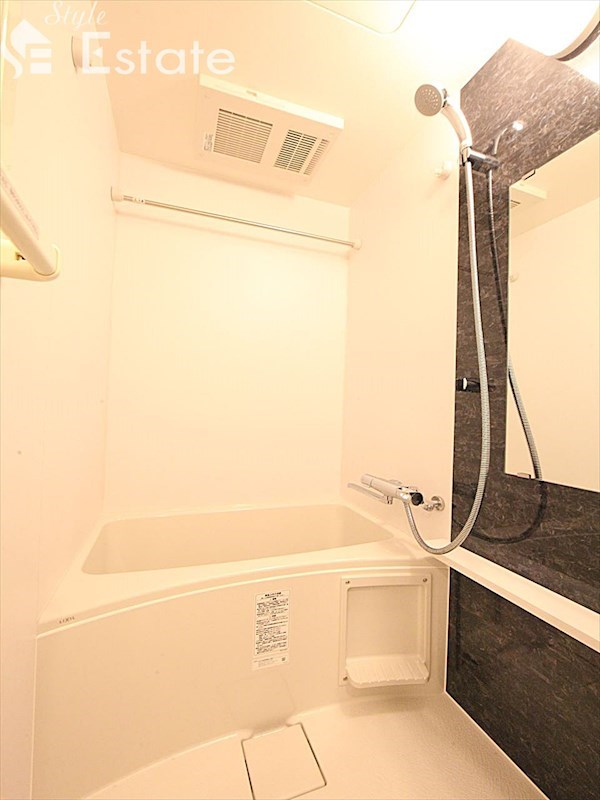 バス・シャワールーム　バスルーム