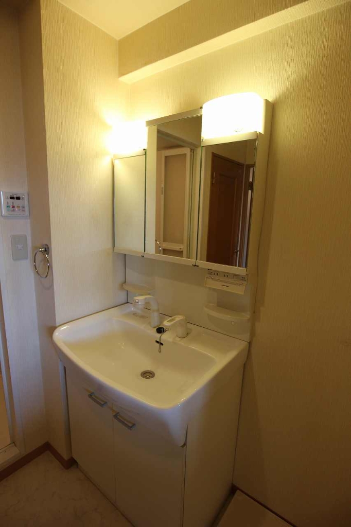洗面設備　※別号室の参考写真になります。