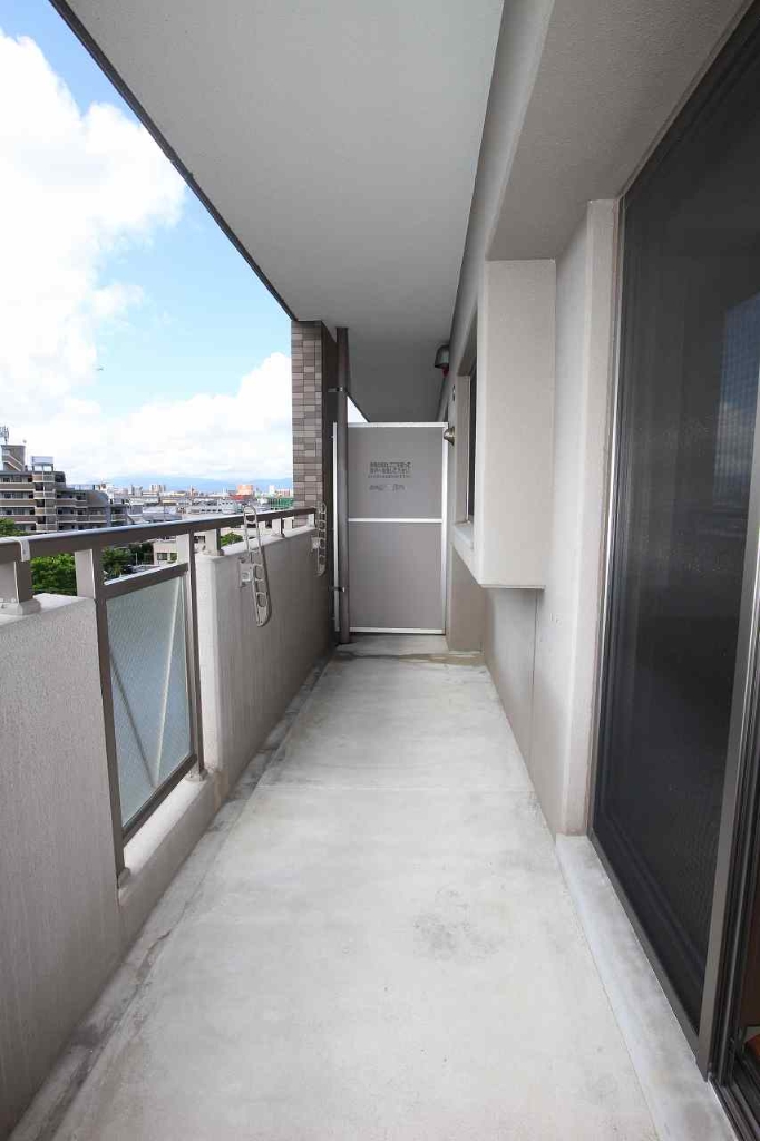 バルコニー　※別号室の参考写真になります。