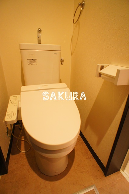 トイレ　落ち着いた色調のトイレです♪