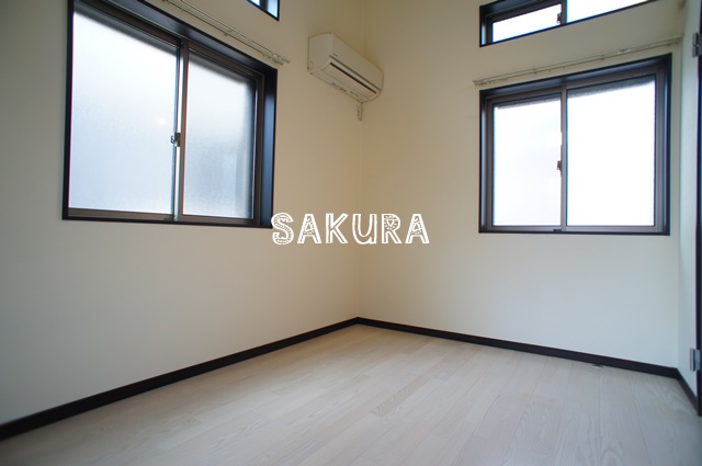 その他設備　室内エアコン付き♪