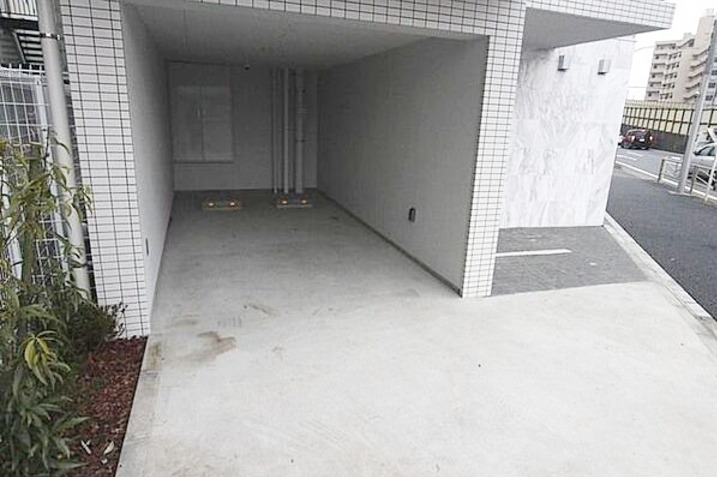 駐車場　【女性のお一人暮らしでも安心のセキュリティ♪】おすすめ！