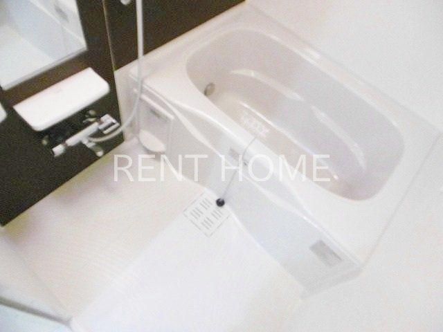 バス・シャワールーム　バスルームです。（追い焚き・浴室乾燥機付）