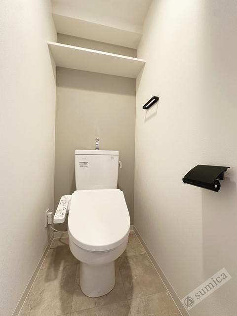 トイレ　温水洗浄便座