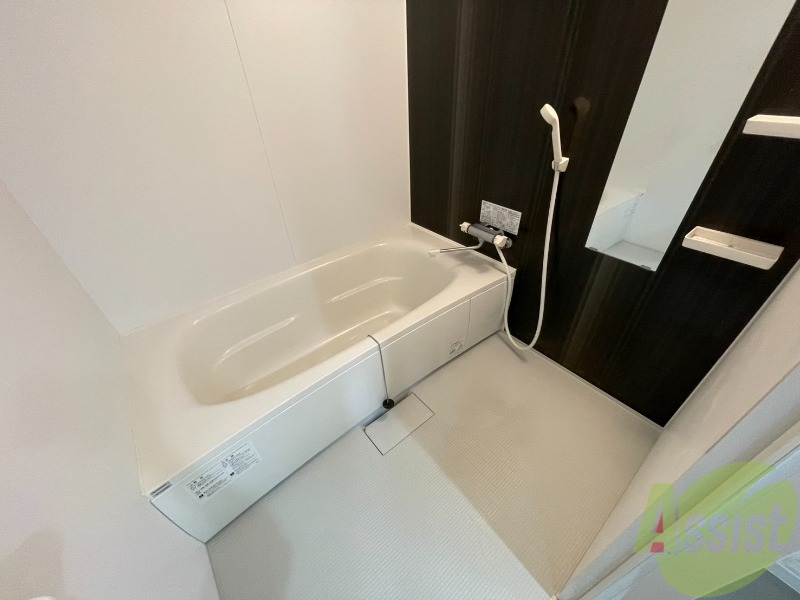 バス・シャワールーム　お風呂になります。一日の疲れを癒してくださいね。