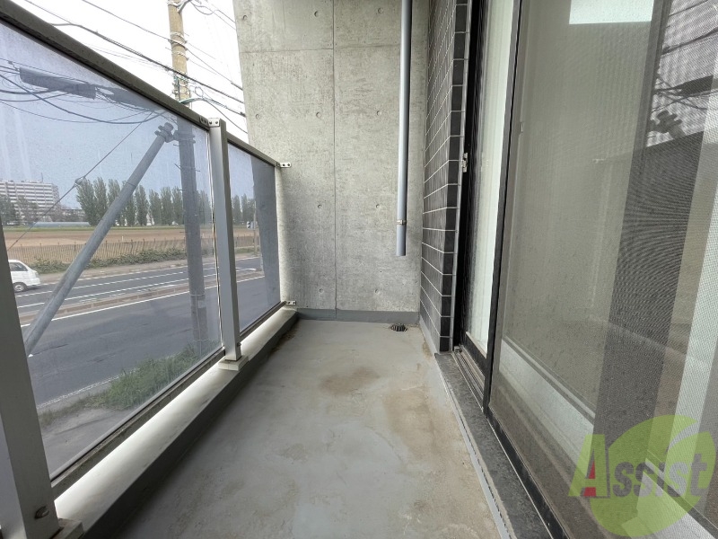 バルコニー　バルコニーが付いていますので一息ついてみてはいかがですか。