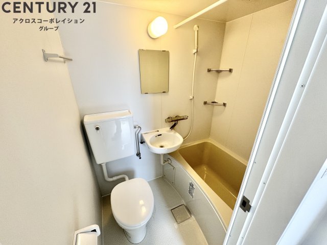 バス・シャワールーム　シンプルで機能的なユニットバスです