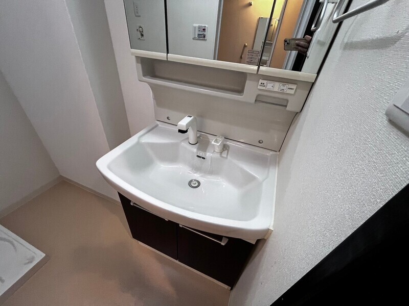 洗面設備　シュワーブ三国ヶ丘　独立洗面台
