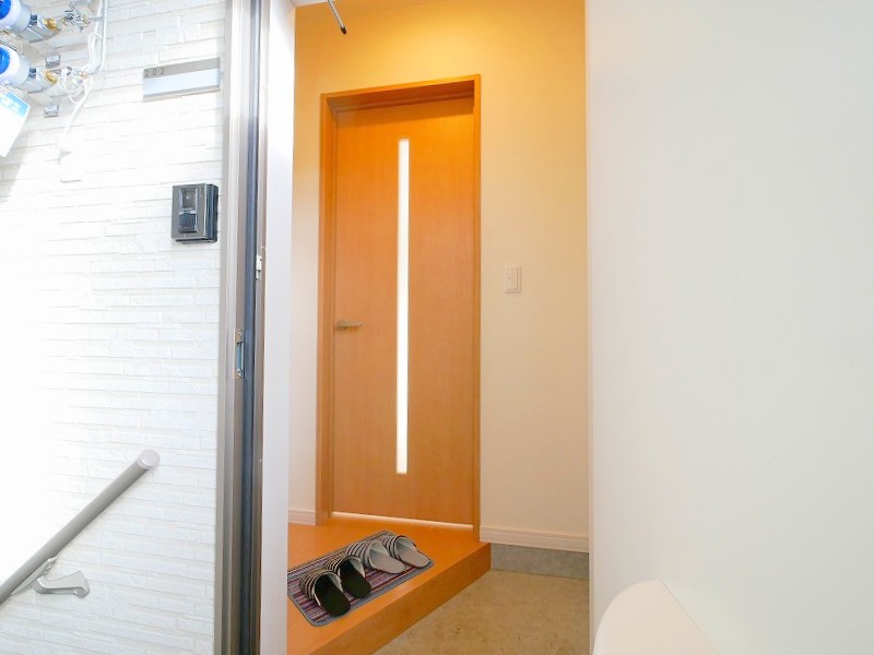 玄関　※別号室参考写真