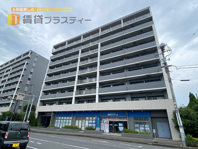 建物外観　船橋駅徒歩８分の好立地。