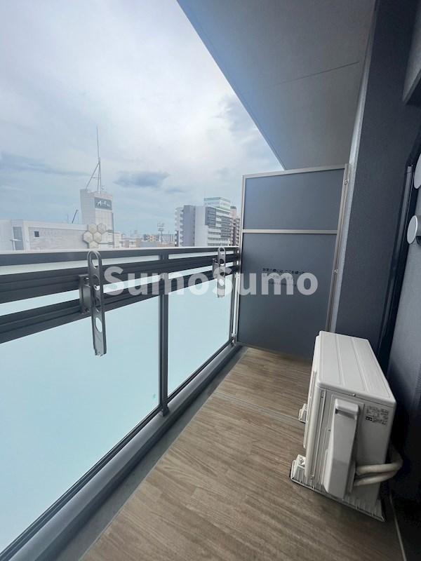 バルコニー　暖かな日差しのふりそそぐバルコニー