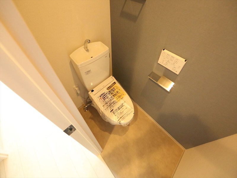 トイレ　温水洗浄暖房便座付トイレ