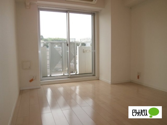 居室・リビング　フローリングです♪