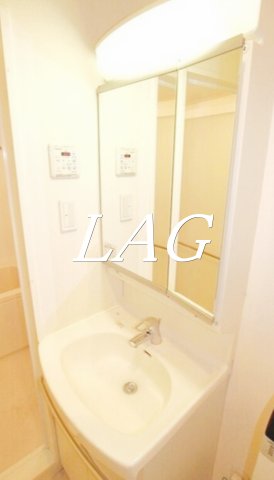 洗面設備　独立洗面台です。