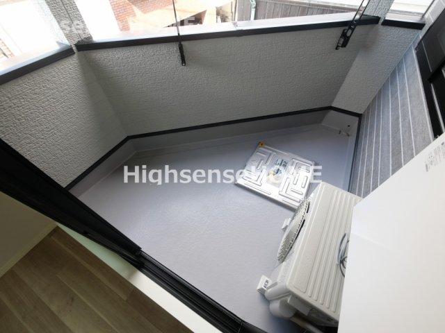 バルコニー　暖かな日差しのふりそそぐバルコニー