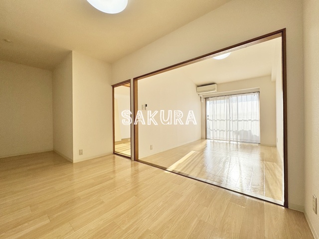 居室・リビング　使いやすい形の為、レイアウトを楽しめます♪