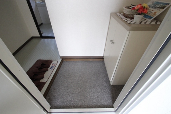 玄関　※別部屋の写真です