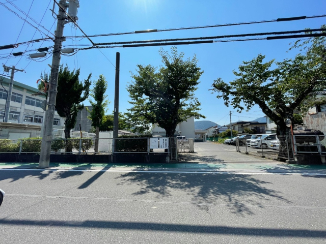 小学校　静岡市立井宮小学校（小学校）まで777m