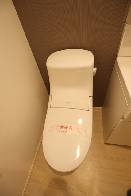 トイレ　過去募集時写真・温水洗浄機能付き便座☆