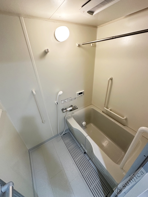 バス・シャワールーム　高温差し湯式の追い炊きバス♪♪