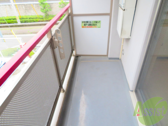 バルコニー　洗濯物がたくさん干せるバルコニーで嬉しいですね。