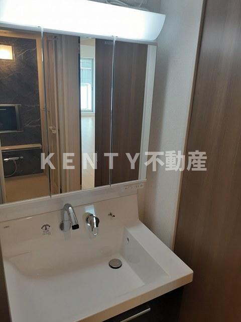 洗面設備　広い洗面スペース