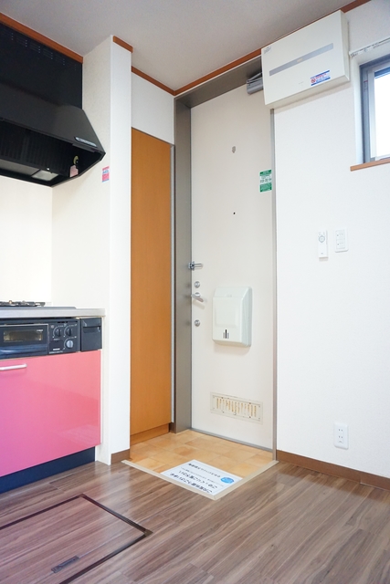 玄関　下駄箱付なので、玄関はいつでもスッキリ片付きますね☆