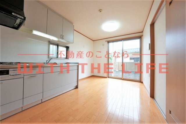 居室・リビング　こちらのリビングで趣味の時間をお楽しみください