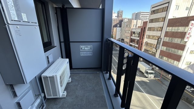 バルコニー　広々とした洗濯物も干せるバルコニーです