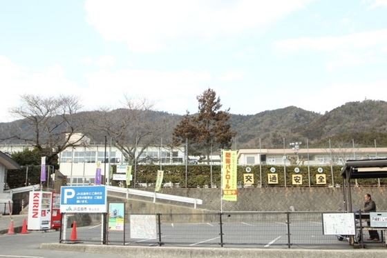 小学校　広島市立亀山小学校（小学校）まで383m