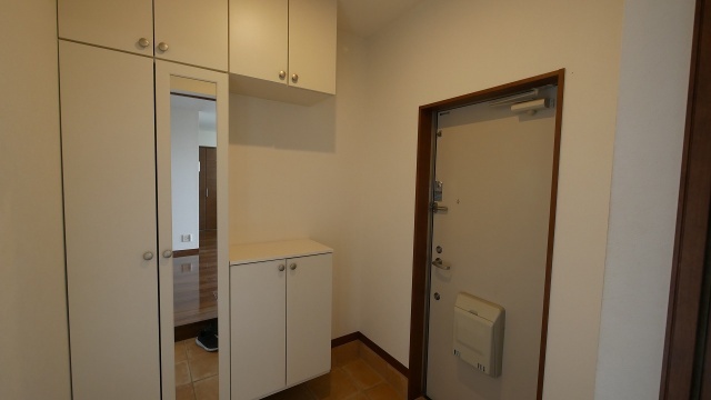 玄関　別部屋の写真です