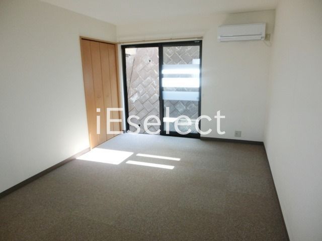 居室・リビング　ゆったりとした居室でレイアウト自由