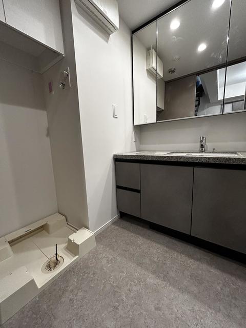 洗面設備　＊写真は同タイプ住戸です。