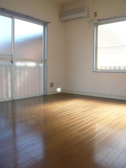 居室・リビング　別号室の写真です。