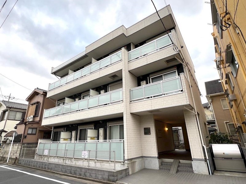 建物外観　谷塚駅徒歩１２分（９６０ｍ）