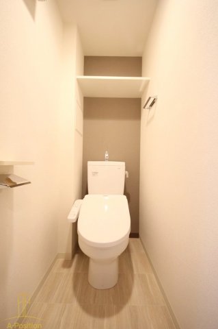 トイレ　プレサンス心斎橋レヨン