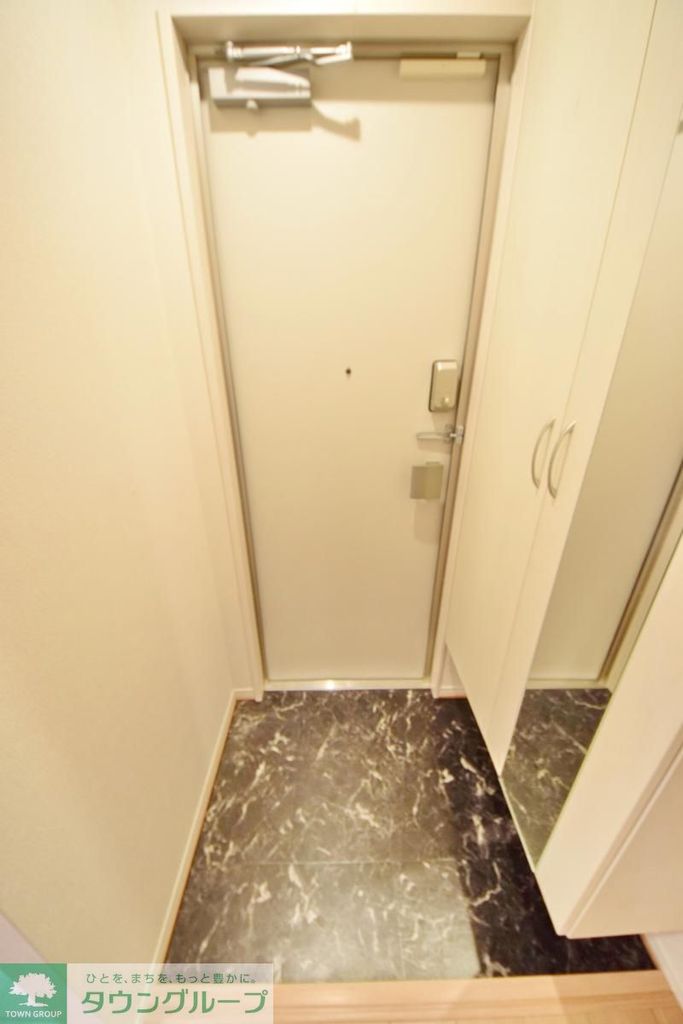 玄関　★お部屋探しは株式会社タウンハウジング東京まで★