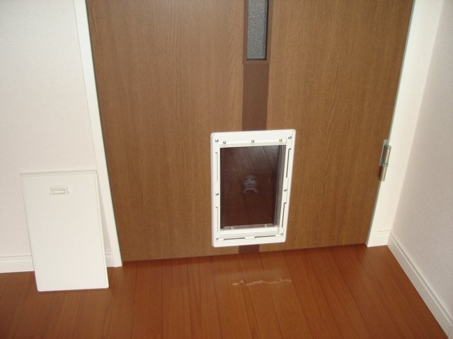 その他部屋・スペース　ペットくぐり戸