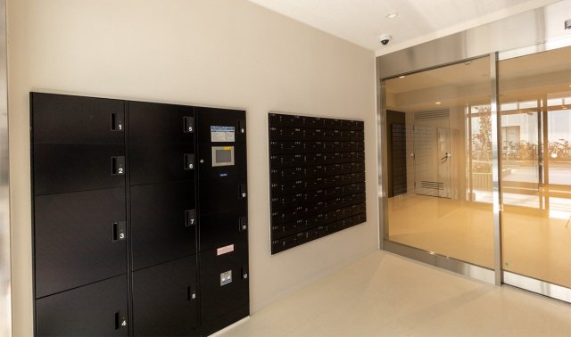 その他共有部分　外出の多い方でも安心の宅配ボックス付き♪