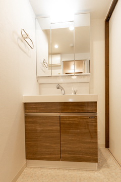 洗面設備　身支度に欠かせない独立洗面台♪